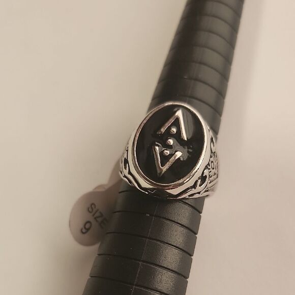 Silver And Black Ring Size 9 - Picture 1 of 3
